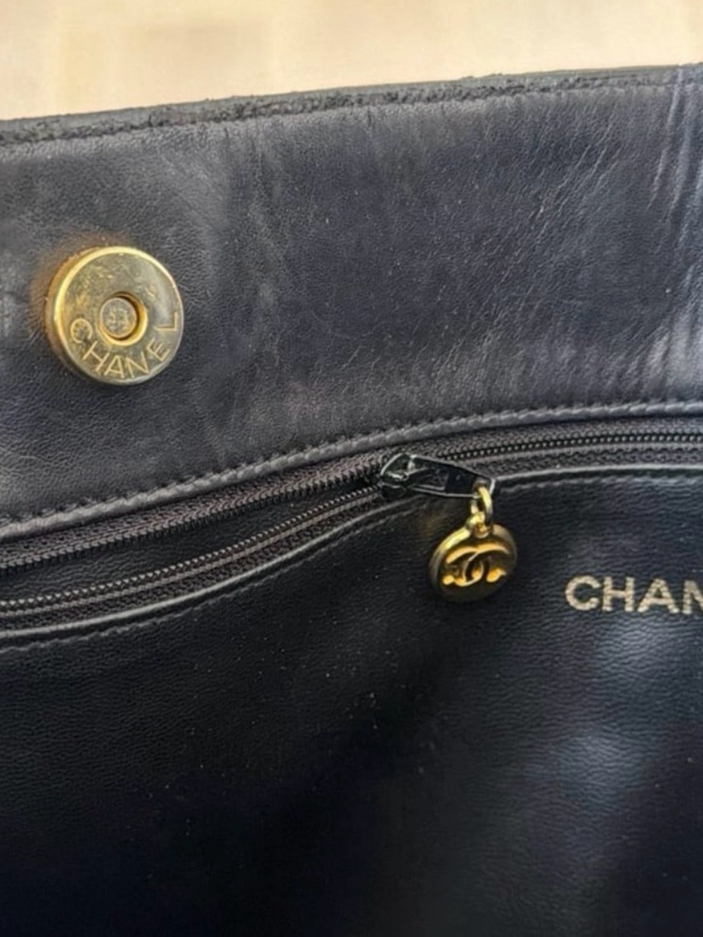 CHANEL Black Quilted Lambskin Shoulder chain Bag with Gold CC turn lock Hardware - Picture 7 of 11